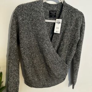 NWT Abercrombie+Fitch Wrap Sweater Size XS